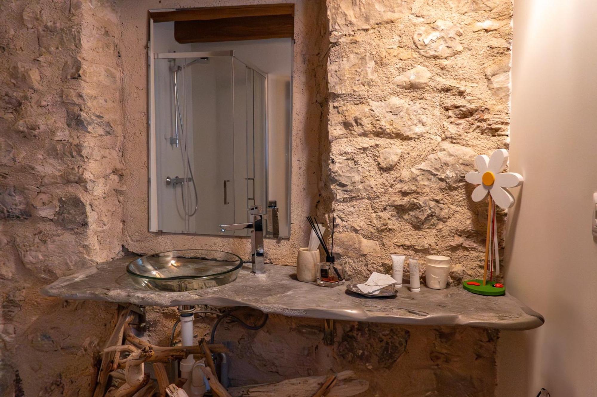 B&B Il Gufo Erto Bagian luar foto